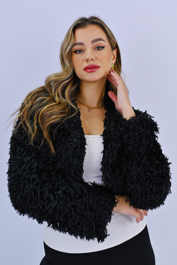 Jacket Fierce & Fluffy Bold Textures for Statement Looks - Black