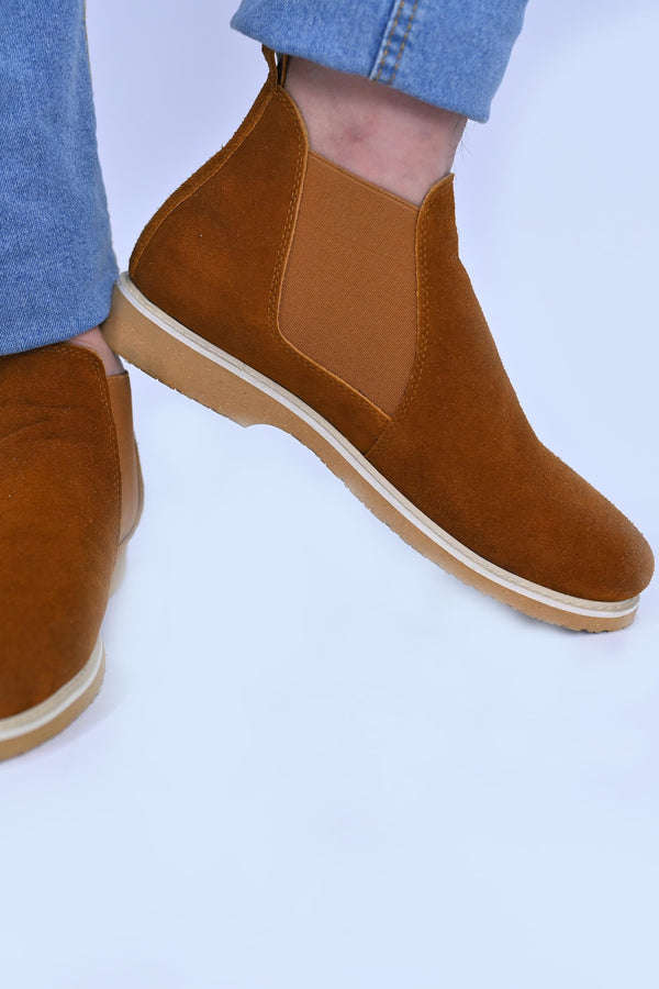 Classic Suede Chelsea Boots - Camel